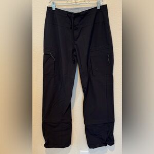 Mountain Hardware Women’s Black Cargo Pants
